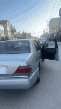 السلام عليكم
مارسيدس W140
للبيع فقط بدون مراوس
S 300 مكينه عدله تابوت نوزلات  مو عنكبوت 
اللون سلفر غير محدد مصبوغه جديد 
موديل 91
رقم بغداد
فتحه سقف
داخل مخمل لون رصاصي بلون السياره نظيف جدا 
كير ومكينه بحاله جيده صدر امامي وخلفي مبدلهن 
التايرات الاماميه جديده 
التايرات الخلفيه نظيفه 
منضومة بانزين جديده 
مكان السياره بغداد 
رقم ***********
السعر 58 وبيها مجال كلش قليل
