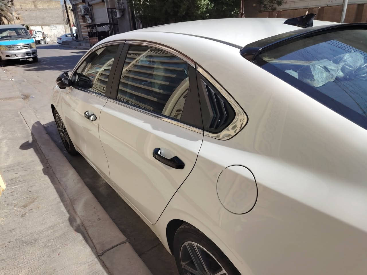 السلام عليكم كيا فورتي للبيع موديل 2022 وارده أمريكي صور الحادث بل نشر ماشيه ٤٤ ميل بدون ارباك  السياره نظيفه كلش فول ماعده بس البصمه قطعتين تبريد هيترات بل كشنات   الاتصال ***********
