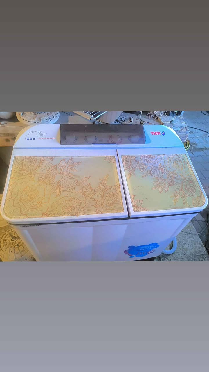 اهلا وسهلا 
غسالات ملابس حوضين مستخدم نظيف جدا 

شغالة ونظيفة وجاهزه علئ الفحص وبيها ضمان ١٦ يوم السعر ٧٥ 

العنوان الكوفة شارع المعمل قرب صورة الوائلي *********** ابو فهد النجف, العراق
