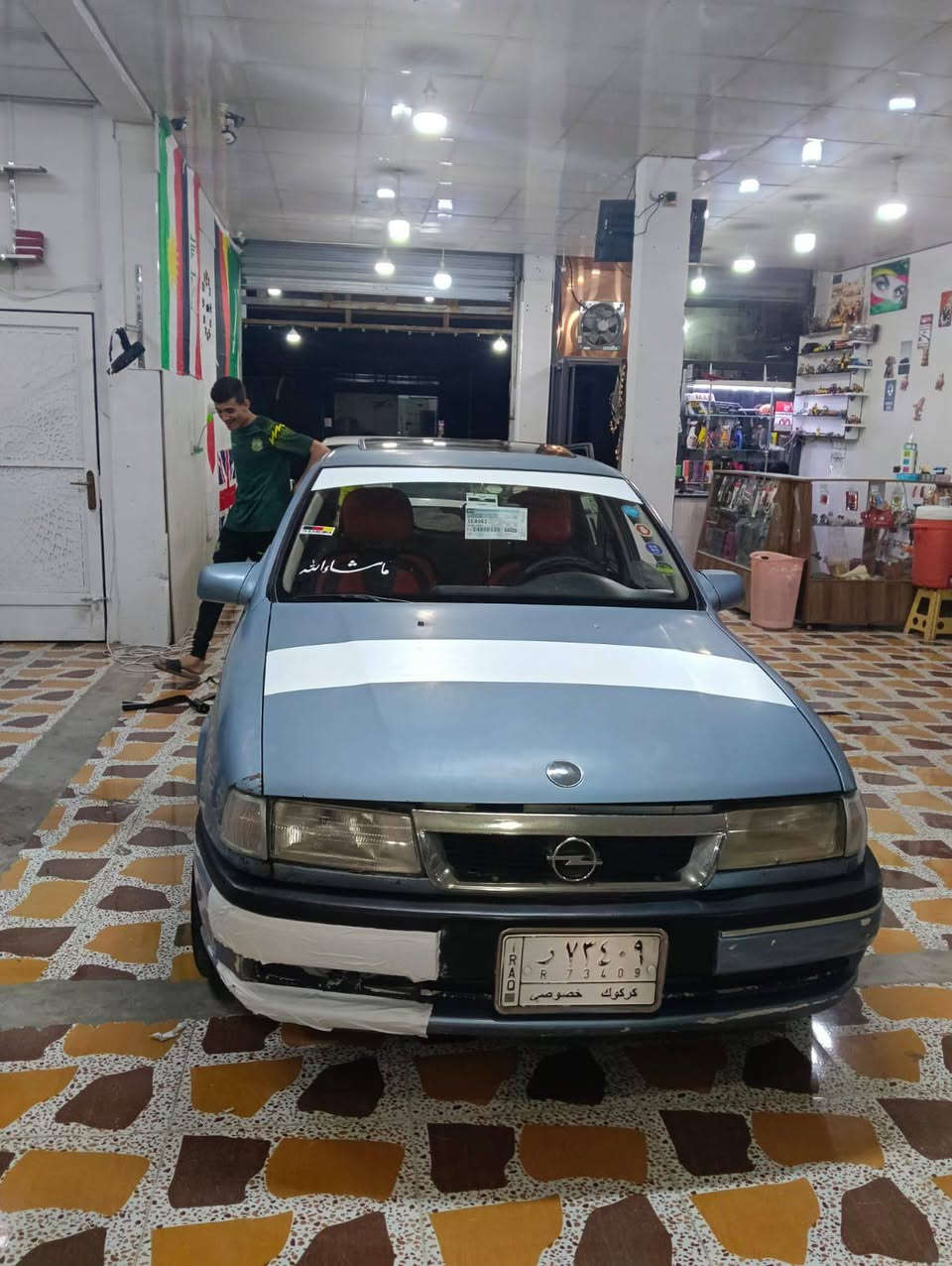 سلام عليكم اخوان نبدي بصلاة على النبي فكترا حجم ٢٠موديل ١٩٩١سيارة جاهزة لا ضربه لا صرف لا بخار سيارة اتخبل صدر كهربائيات شرط الوكاله والتحويل بيها بطاقه بانزين سقف سلايت قفل مركزي ستيرن باور كير عادي محرك وكير شرط صدر يخبل وناعم تايرات زينات والباقي كدام العين فدوة رحتلك كلشي حجيتلك عندك مراوس دزلي صورها وتفاصيل وسعر علخاص  سعرها 32 وبي  مجال قليل سنويه عظم عاج منتهيه ٢٠٢١ داخله قرص ومدفوع الكمرك تروح بس اتحول مشروع ورقم جديد ولا غرامه عليها عنواني كركوك شارع عبد الرحمن قرب جامع ابراهيم الخليل*********** بي واتساب كركوك, العراق
