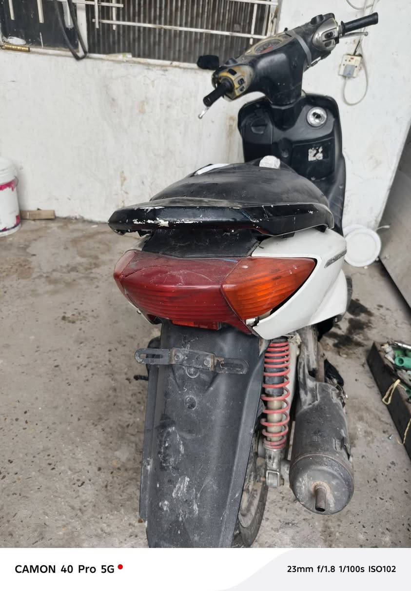 سكنس نثية شغالة تجي تفحص نقص كلج وباتري ، وبريك امامي بس ، ربط  كفرات يحتاجلها بس ترتيب  سرعة 110 مكاني بغداد للاستفسار *********** السعر 200 راسلني واتساب
