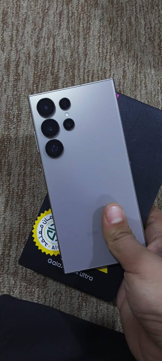 السلام عليكم S24 ultra للبيع
غني عن التعريق ذاكره 256 ملحقات كامله شوفة عينك كيبل مامستخدم ابد وحته الاصق الاسود مال الشركة موجود السعر 950ورجاءً جماعة لـ900لاتعلقون لان ماكاتب السعر بلخاص منطي سعر ولا تكسرون بسعر ماعاجبك السعر اعبر المنشور فدوه 
العنوان الديوانيه حي العسكري شارع 30قرب جامع زين العابدين
رقمي *********** / ***********
