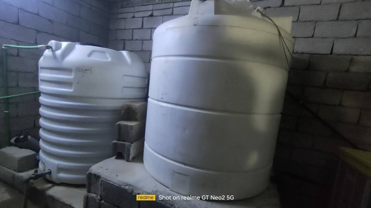 السلام عليكم محطه ماء ارو للبيع إم نص متر بساعه 500لتر+خزانات عدد2 لواحد 2000لتر  سعر مليونين وبيه مجال  الطيبين  للاستفسار الاتصال *********** مكان كوت
