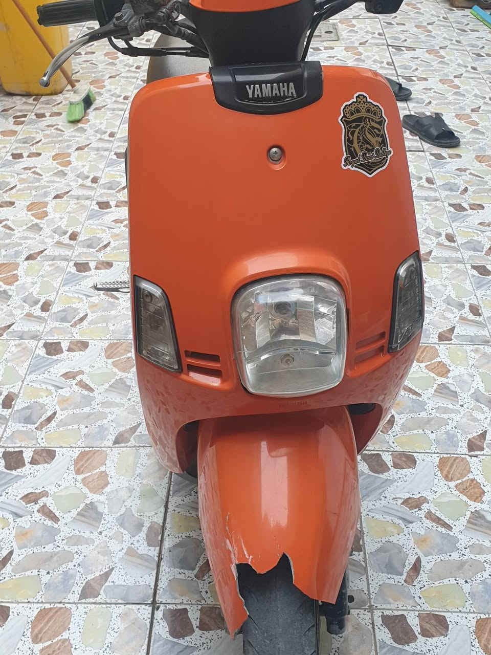 بوليس موديل 2009 نوزل
عداد الكتروني

ختم واحد من طول للطول

گير ومكينة مكفولات برغي مامجيوس

عوزها كم شغله كمالية لا اكثر
اشارة
جاملغ وكفر يتصلح

*ملاحظة الكفرات بلادي بس مصبوغات لون الدراجة سابقا رصاصي وعندي مقطعها

و اكفلها الك من السرقة

***********
