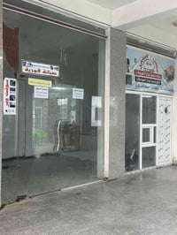 محل للإيجار • مجمع الرحمن • ٨م×٤م