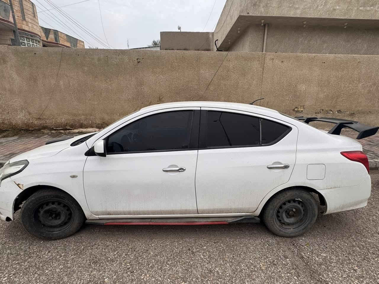 نيسان سني 18 رقم واسط باسمي للبيع صدر امامي خلفي جديد محرك وكير نظيف 
للاستفسار اكثر
 :***********
