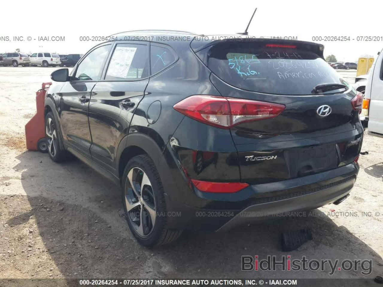 توسان 2016 
وارد امريكي بدون حادث تخريب فقط بنيد بدون ايرباك 
نص فول بصمه كشن كهرباء شاشه كامره صندوك كهرباء 
محرك1600 تيربو كير 7 نمر ماشيه 91 الف فقط 
للبيع السعر 128 ورقه 
مكاني بغداد 
رقمه ديالى بسمي *********** الفارس, صلاح الدين
