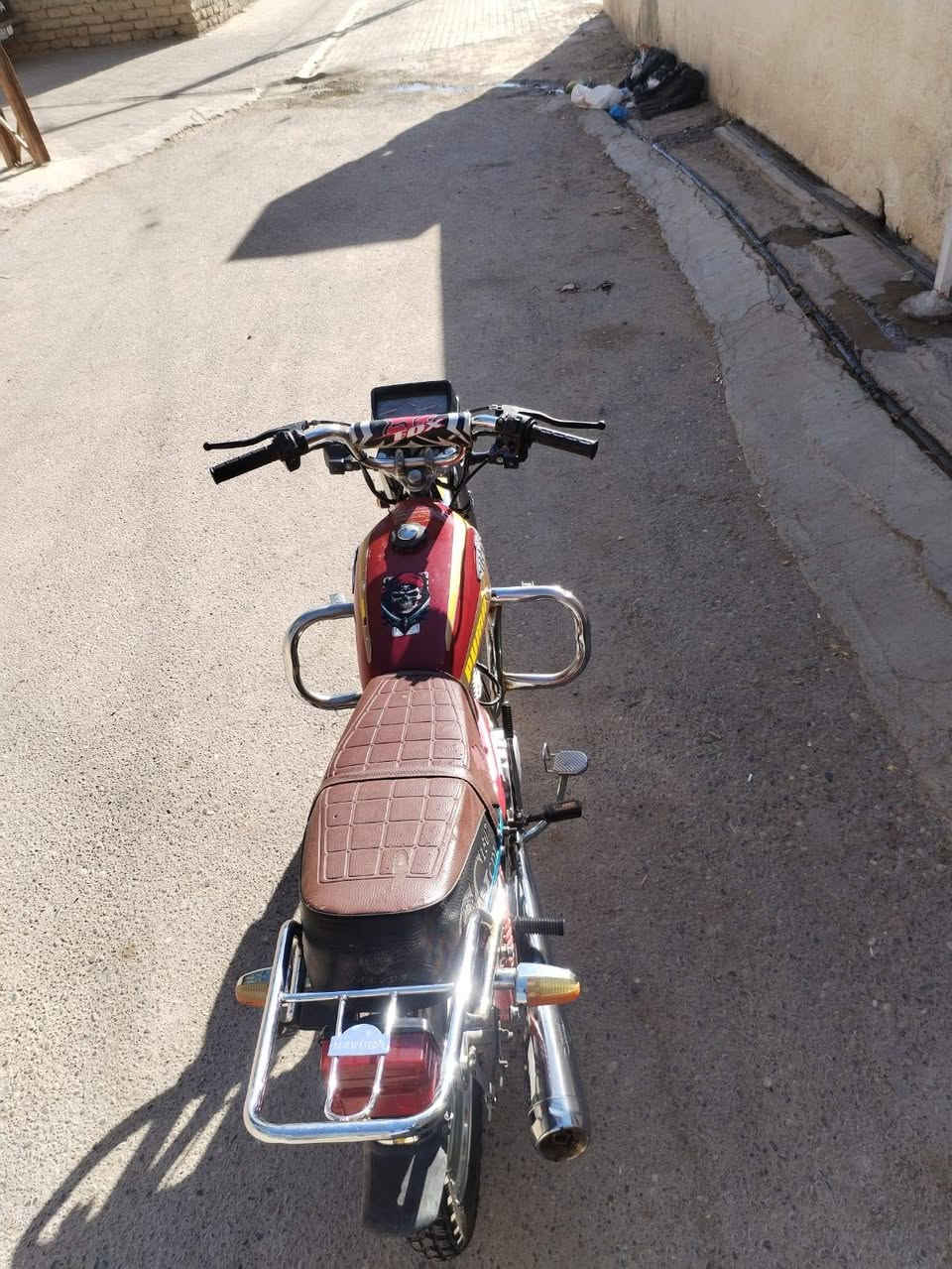 السلام عليكم دراجه للبيع نوع جني ٥ كير موديل ١٨
دراجه نضيفه وحلوه كير ومحرك شرط كهربائيات كلها شغاله نكره سلف شوكت ما تجيها عوزها فقط دبلالت امامي سعر ٣٥٠ وبيها مجال مكاني سامراء هاتف *********** متوفر اتصال واتساب

