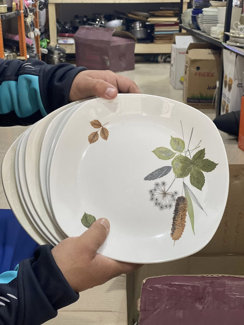 (الاصلي)
الانكليزي والالماني
افتخر باشياء تضيء لك المنزل وتضيف لمسات جميلة 
يوجد توصيل 🛵🛵🚀🚀


**إذا كنت صاحب هذا الإعلان وتريد حذفه لأي سبب، رجاءا أرسل رسالة إلى الدعم الفني**