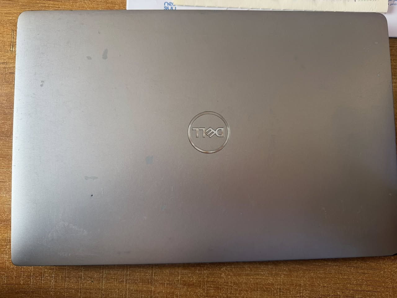 السلام عليكم لابتوب ديل للبيع مع شاحنته ويا ماوس السعر 470.000 وبي مجال 
المواصفات 

(15-1145G7) 11 الجيل Intel Core i5 :معالج •

16GB DDR4 :رام •

SSD 512GB :تخزين •

Intel Iris Xe :كرت شاشة •

Windows 10 Pro :نظام •

Business (Latitude) :فئة •


**إذا كنت صاحب هذا الإعلان وتريد حذفه لأي سبب، رجاءا أرسل رسالة إلى الدعم الفني**