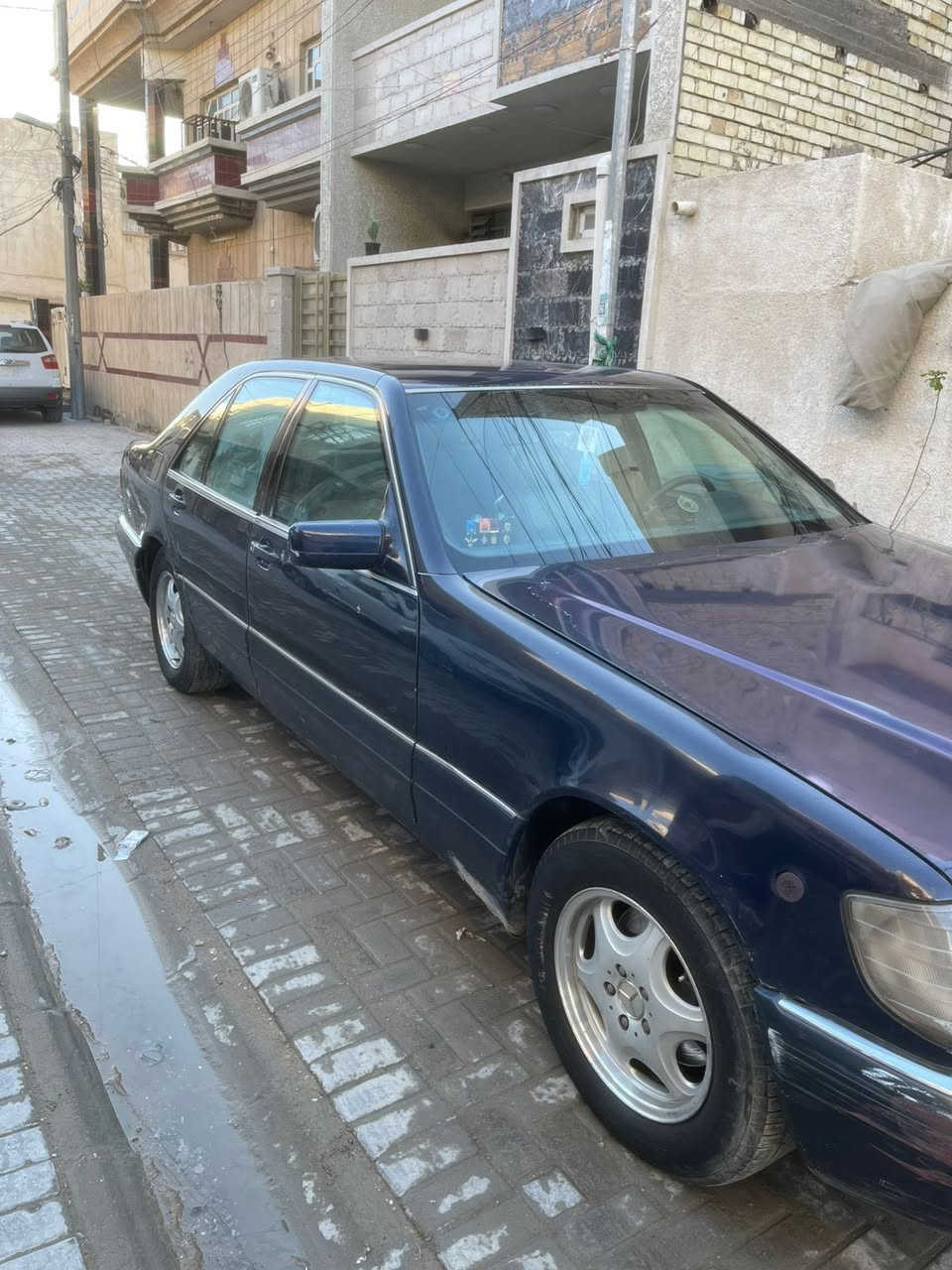 السلام عليكم 
مرسيدس شبح رئاسي 96 
الماني فول عده الفتحه 
تحكمات كشنات جلد كهرباء 
دبل جام ضد الرصاص 
السياره فول الفول عده الفتحه 
محرك 320 
بيها باب الصدر مبدل فقط 
وكلير شويه واكع يرادله صبغ موضح بالتصوير 
السياره جديده صدر جديد 
تخم تاير جديد 
كهربائيات كلها شغاله 
مابيها اي نقص 
السعر ٧٥ وبيها مجال قليل 
العنوان بغداد الحريه 
للاتصال ‭٠٧٧٠ ٧٦٧ ٦٠٠٨‬
متراجد واتس
