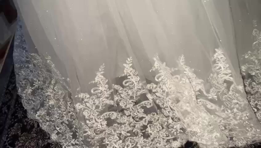 بنات هذا الفستان طلبته من الكويت بس طلع جبير علي 
 يلبس اكس لارج واكسين اذا طويله
يخببببببل باللبس  احلى من الصور بهوااايه فستان مال ملكات يموت ..أريد ابيعه عشان الحك اشتري اصغر ما عندي وقت والله رح تتونسون عليه
جديد ما مستعمل 120 الف


**إذا كنت صاحب هذا الإعلان وتريد حذفه لأي سبب، رجاءا أرسل رسالة إلى الدعم الفني**