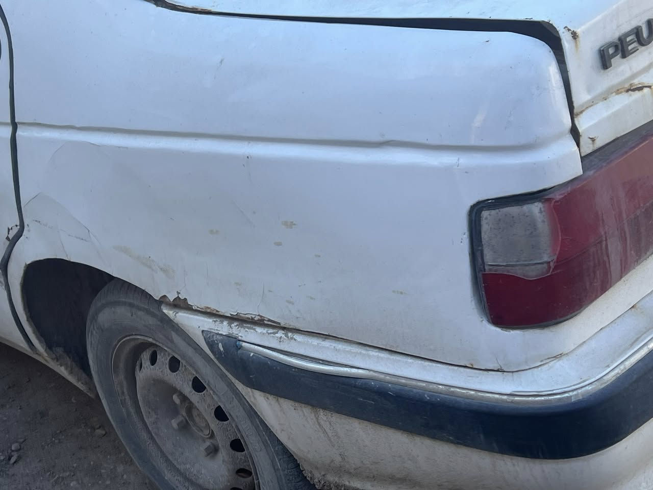 بيجو ٢٠١١ رقم بصره أليف تحًويل مباشر اكفله من الغرامات باسم صديقي مكينه وكير وين ما يعجبك اطلع بيها بس يحتاج ترتيب. مكاني بصره رقمي ***********
