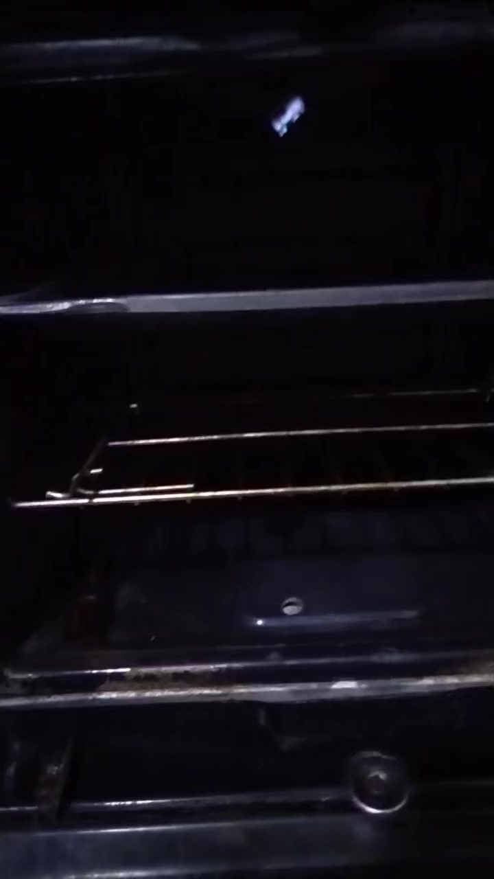 للبيع طباخ فريش مصري شغال السعر ٧٥ الف بغداد البلديات حي التراث رقمي ***********
