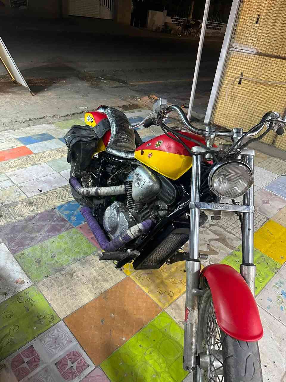 هارلي ستد بدون اوراق محرككك خير من الله نكرة سلف ل ل امريكا اطلع 
400cc
ياباني 
ستد
سعر٨٠٠بي مجال
***********
