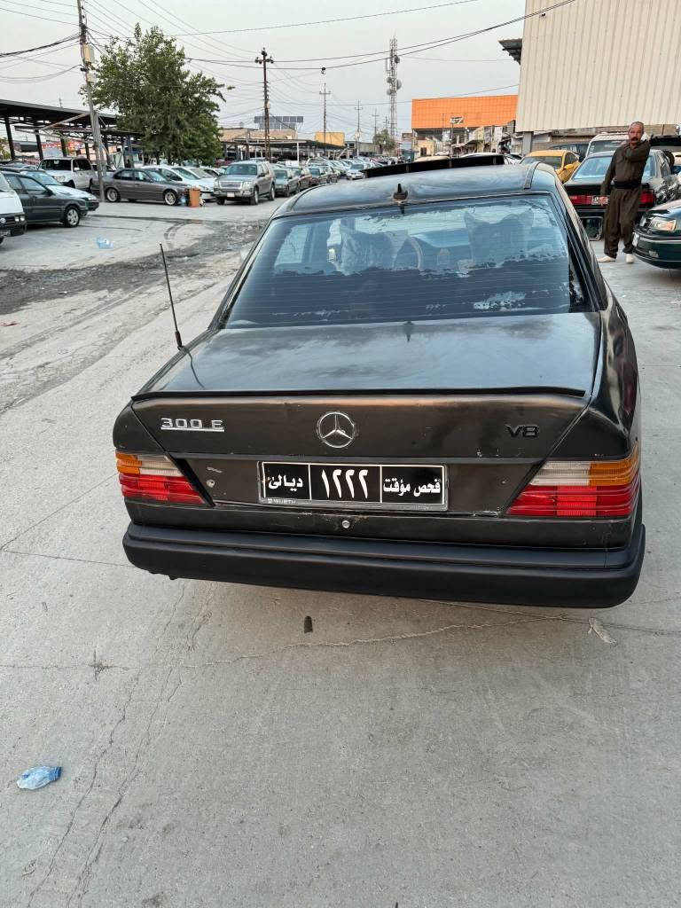 مارسیدس بینز کوپەی ۱۹٨٥ گێڕ و مەکینە بەطە ۲.٥ تازەبۆی بەستراوە بەشەرتی گێڕو مەکینە بێ دوکەڵ بێ بوخار ڕۆنی هایدرۆلیک و مەکینە تازە گۆڕاوە پاتری تازە ۹۰ ئەمپێری لەسەرە پاتریەکەی زەمانە. ئەوەلیات و حاسیبەیە 
تەنها فرۆشتن
ژ.م /
*********** السليمانية, العراق

