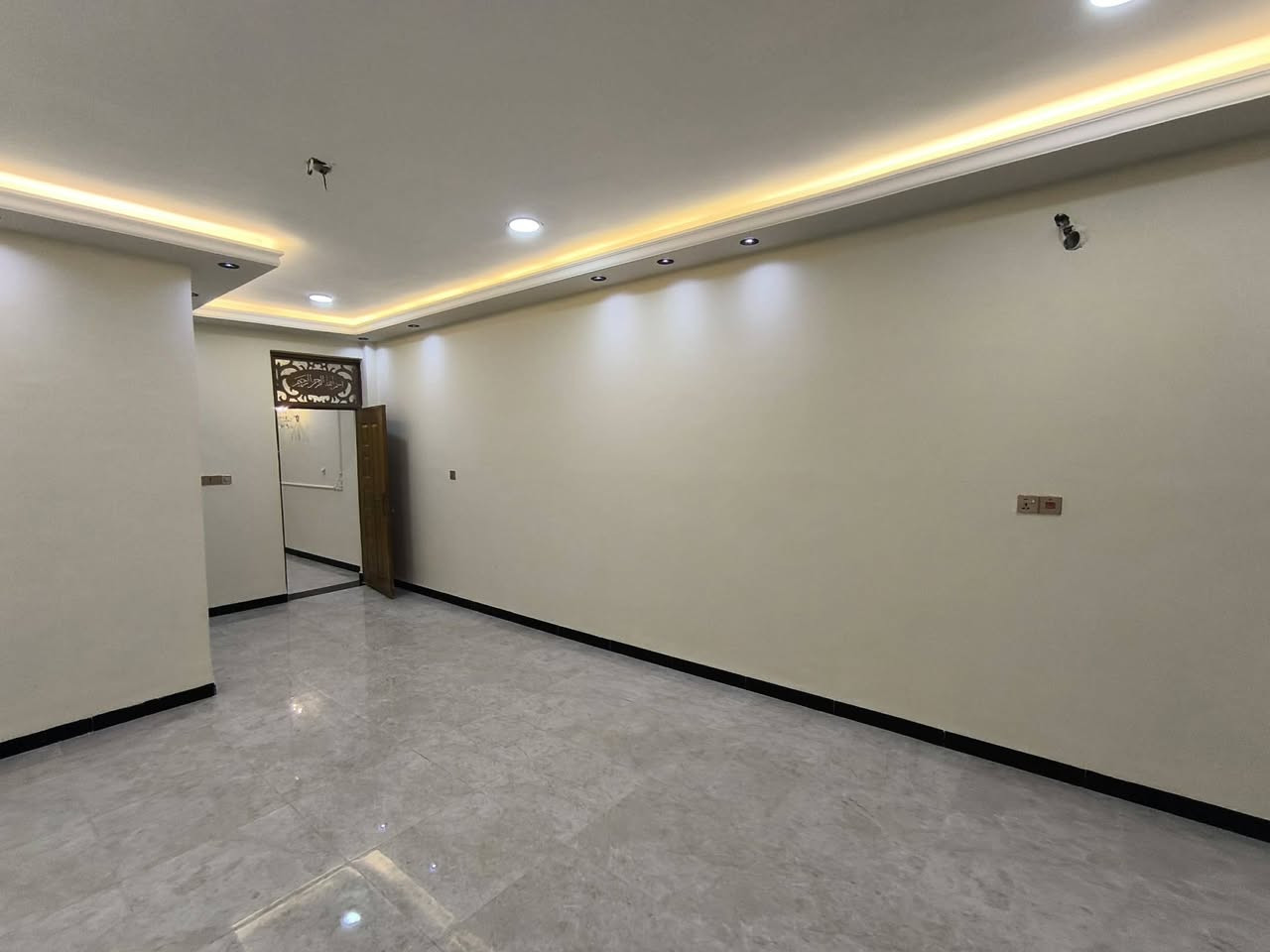 🏡 للدار البيع🏡
📍 الموقع: الغزالية شارع المشجر – مربع تازه عرض الشارع ١٢متر 
📏 المساحة: ١٠٠ متر
🏠 الطابق: طابقين وبيتونه 
وصطحين 🌟

✨ الديكور: حديث جداً ومصمم بذوق عالي
🚪 دخول البيت من جهتين — ممر واستقبال 
🔧 البيت جاهز للسكن 

📞 للاستفسار: ***********
