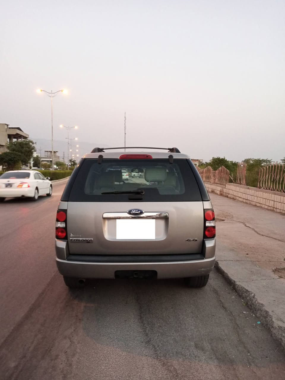 ‎سەرەتا بەناوی خودای گەورە
‎
‎فۆرد ئێکسپلۆرەر 2008
‎سفری شەریکەی نیڤا
‎ڕەنگی نەوتـی
‎مواسەفات XLT
‎سێ ڕیز کوشن
‎تەبرید مەرکەزی
‎سێ مۆدی دەبڵ ئەکسل 
‎تراکشن 
‎تەجیل شەش سیدی بیلادی
‎کوشن جلد
‎کوشنی سایەق کارەبایی
‎مەکینە V6 4.0L
‎سڵاید
‎سەقف DVD
‎تەحەکوماتی سوکان 
‎تحدید سورعە
‎شوێن هۆکی هەیە
‎پەڵە بۆیاخی نیە ساردی نیە
‎500.000 KM ڕۆشتوە
‎مەکینەی کراوەتەوە بەس تاقم ڕینگ ی بۆ گۆڕاوە
‎سەیارەیەکی خێزانی لێخۆڕین خۆشە
‎سەیارەکە زۆر پاک ماوەتەوە تەنها دوو دەستی کردوە
‎شوێن دەربەندیخـان
‎بۆ زانیاری زیاتر پەیوەندی بکە
‎
‎ژ.م
‎0770 145 2867
‎0750 145 2867
‎
