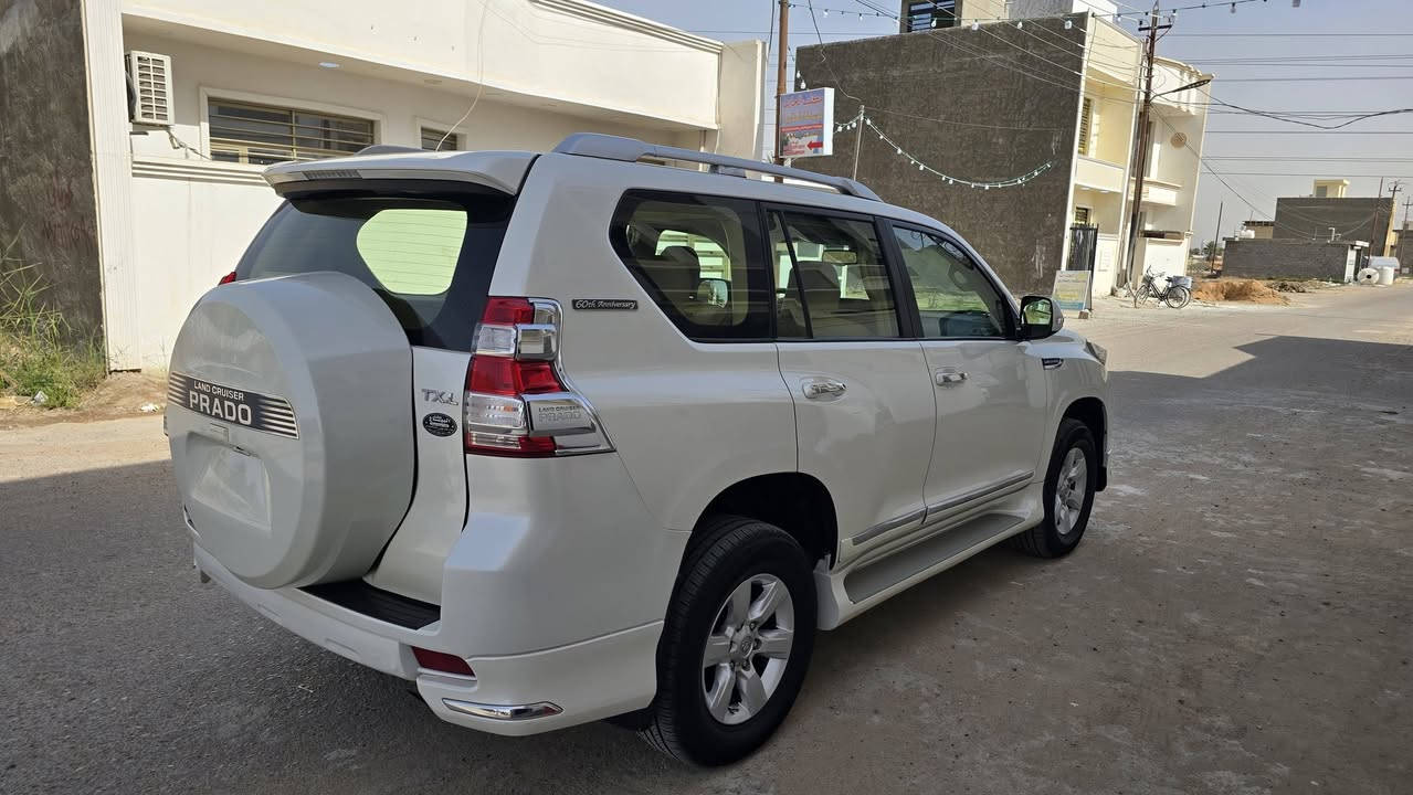 السلام عليكم ورحمة الله
برادو موديل 2016  وكالة شركة ساس 6 سلندر خليجي فول مواصفات مكفولة من الصبغ والتبديل والفتح عدى بارد موضح بالسونر ... رقم أربيل الجديد بأسمي شرط التحويل 
محرك 6 سلندر 
بصمة تشغيل وأبواب 
فتحة سقف
كراسي كهرباء 
7 راكب 
ثلاث قطع تبريد 
اسبير تعليق
حساس أمامي وخلفي أصلي 
شاشة وكامرة أصلية 
زراك لايت 
فور ويل 
وبعد اكو مواصفات معروفة للجناي مكاني بغداد الدورة هوررجب 
السعر 320 ورقة وبيها مجال للشراي 
***********
***********
