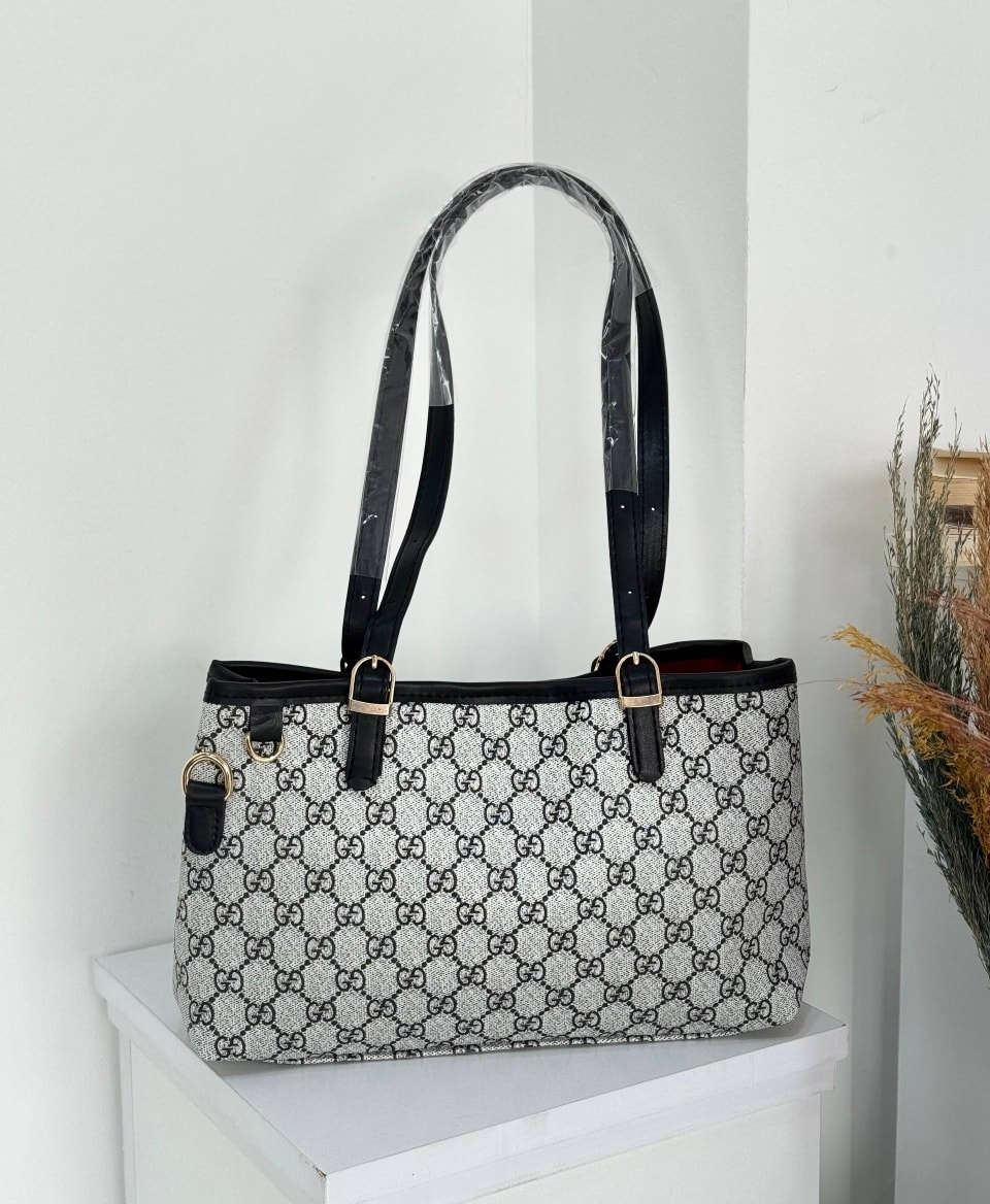 جنط نسائي/تم تكرار الموديل 
سعر المفرد 15 آلاف دينار
سعر الدرزن 120 ألف دينار
قياس 20 × 30 سم 
واتس اب :***********
واتس اب :***********
