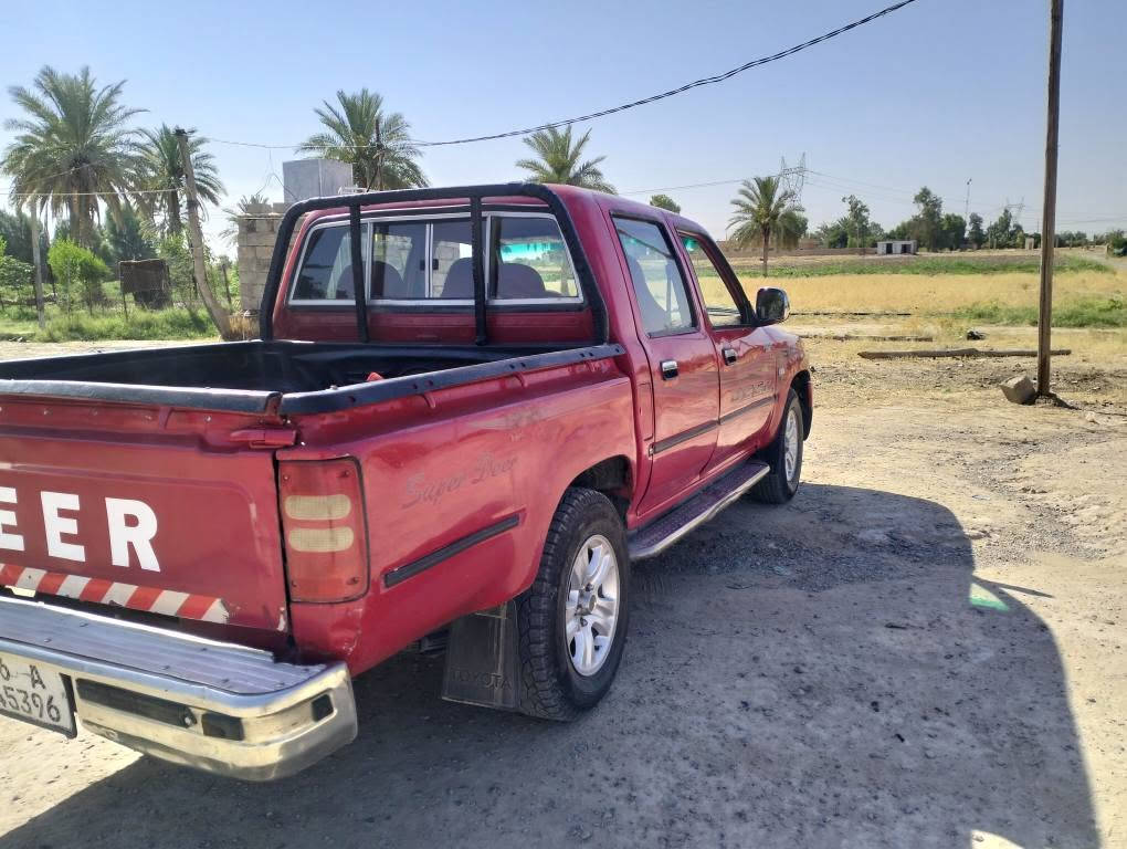 دير مديل 12
سياره جديده 
تحويل مباشر
 شاصي بلاد
بيه طخه بچاملغ المامي 
وبيه خياس شي قليل بالحصيره موجود بصوره
لايت زنون سعره 100$
عايزه شويه ترتيبا ونضافته احله من الصوره
سعره 65 بيه مجال حك الجيه
سامراء
*********** تكريت, صلاح الدين
