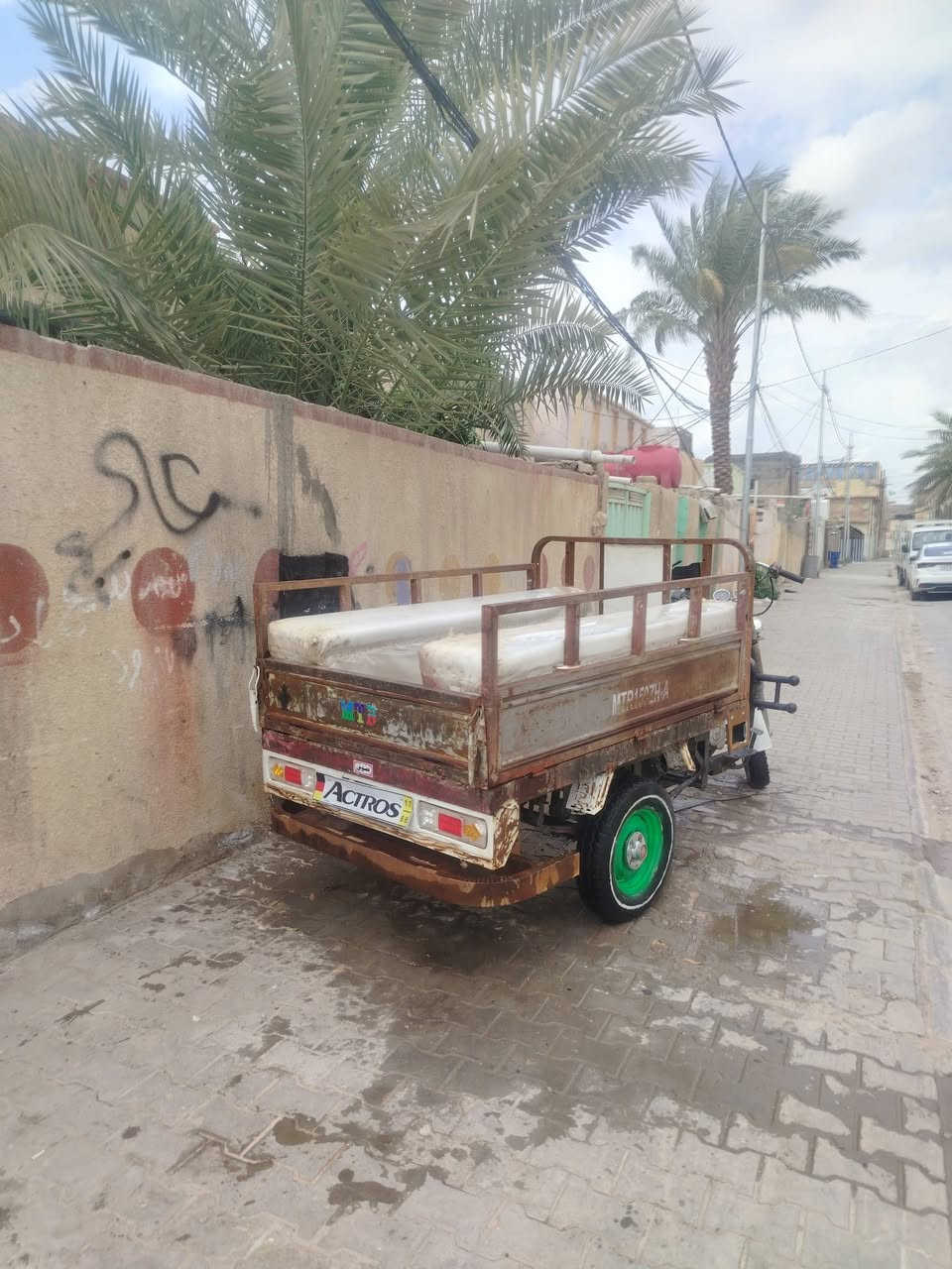 ستوته للبيع  مديل 7  سنويه ورقم بس ما اندل راعيهه  مكان نجف مشخاب  دراجه جاهزه مصطبات محرك نضيف لا يبخر ولا ينقص نكره سلف حصيره نضيفه  شاصي  مكفول ***********
