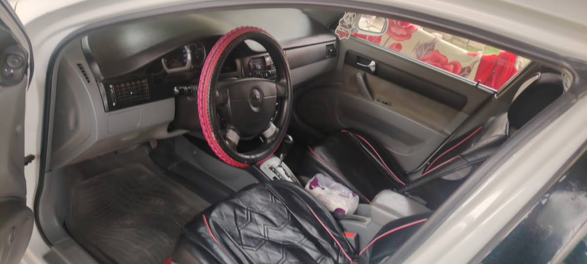 السلام عليكم. عندي اوبترا موديل ٢٠١٢ للبيع ما بيها بس بارد جهة جامرلغ اليسار وشخط بسيط جهة اليمين سيارة نظيفه على أيدي سويت ادامه كامله عليها صدر تمام ماشبة ١٦٥ رقم انكليزي ديالى عندي وكاله عامه وصاحبها موجود. خابر وتتدلل السعر ٨٥ وبيها مجال للطيبين وهذ رقمي ***********
