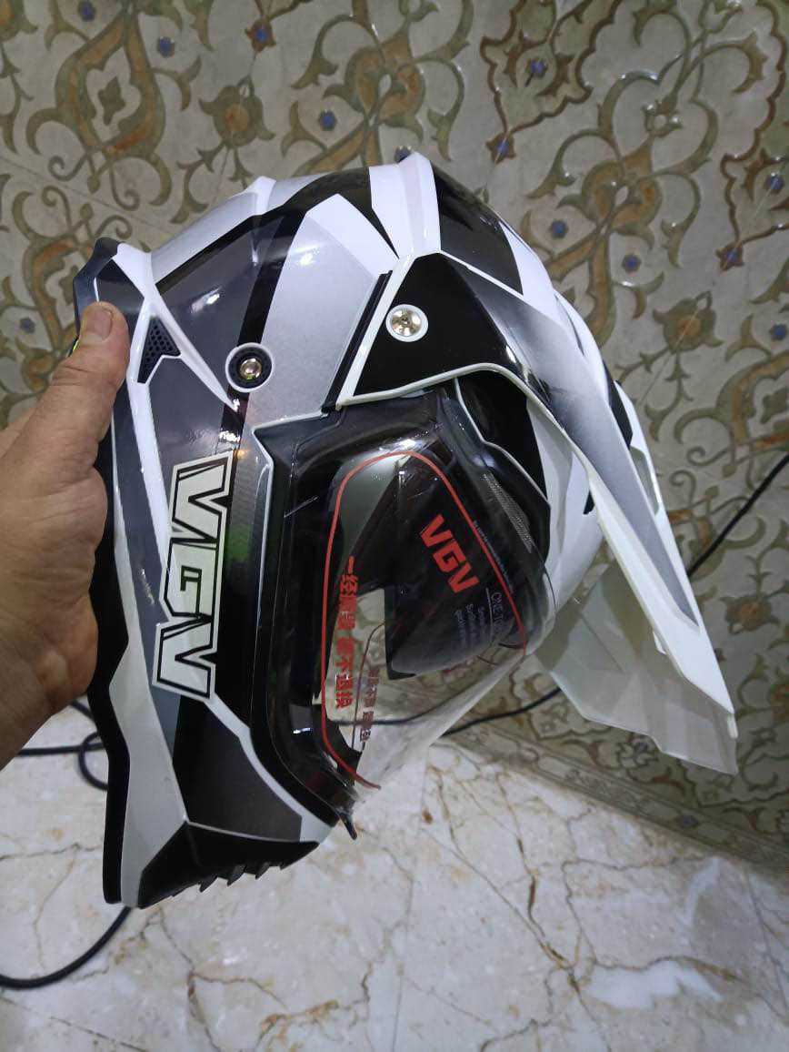 خوذه قفاز الاصليه مو تجاري مع سماعات سستم صوت واضح عالي مايك واضح مانع التشويش شحنه يطول يوم ونص  سعرهن ثنينهن 70 الف ***********
المكان حيانيه شارع طاك قرب مدرسة العلى البصرة, العراق
