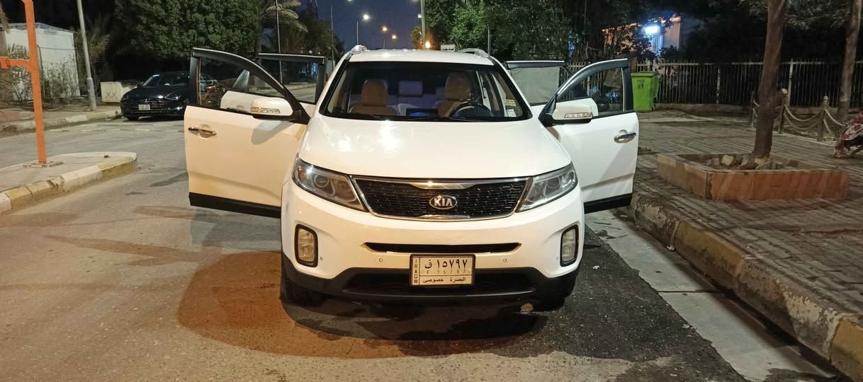 السلام عليكم سياره كيه سورنتو 2015 كفاله من الصبغ وكفاله من الضربه السياره بصمه  تحكم ستيرن ملبيها تنته 7راكب السياره كفاله من كلشي محرك كير حداديه تخم تاير جديد *********** سياره170 بيها مجال بسيط  بكان السياره بصره ابو الخصيب Singapore
