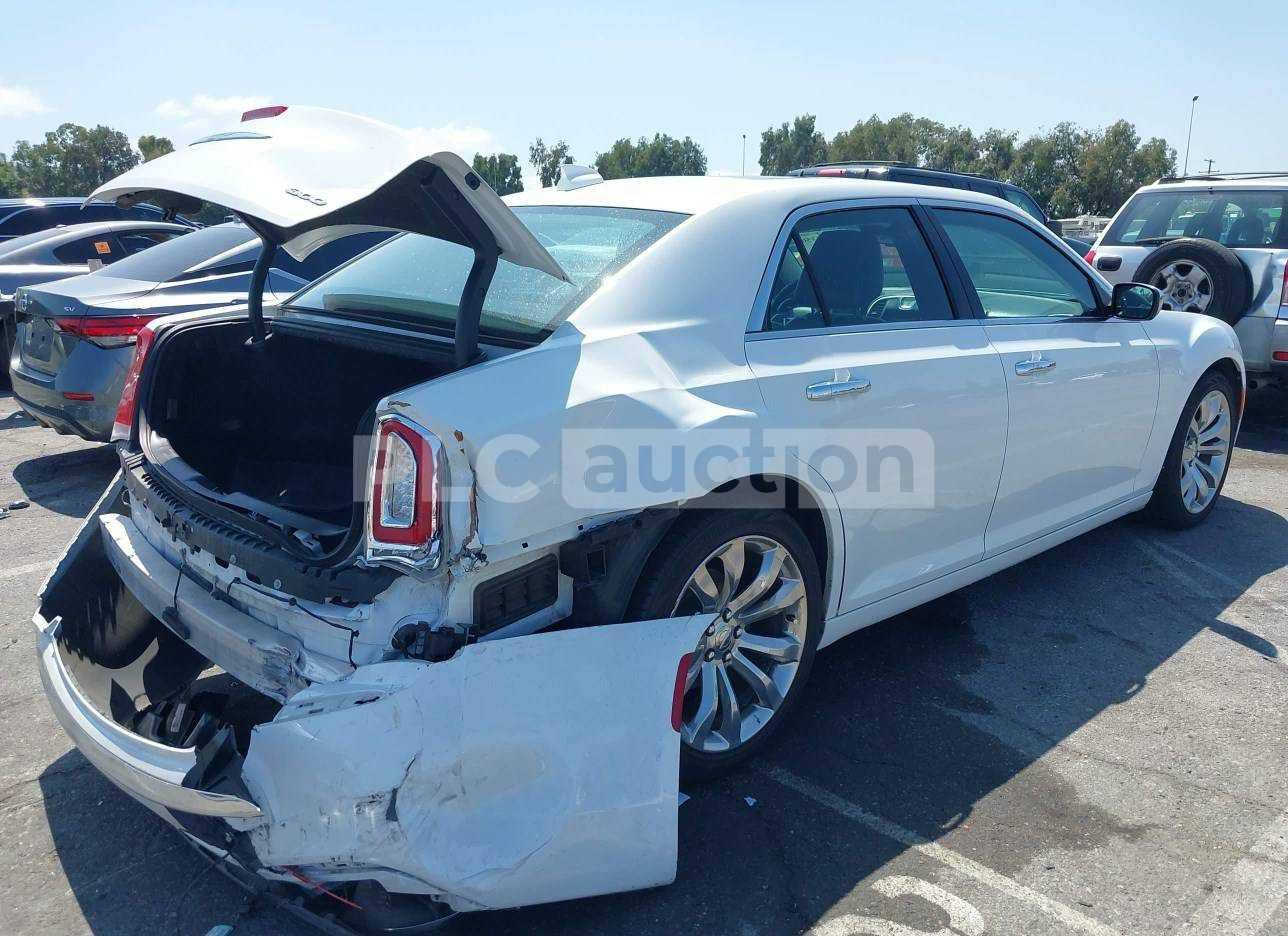 كلايسلر اوباما ٢٠ مرمز ٢٢
سياره فئه لمتدد فول 

فتحتين 

كشنات جلد 

تبريد تدفئه كشنات 

خزن ميموري 

ماشيه ٦٩ الف مشي حقيقي 

التواصل خاص
  ***********
