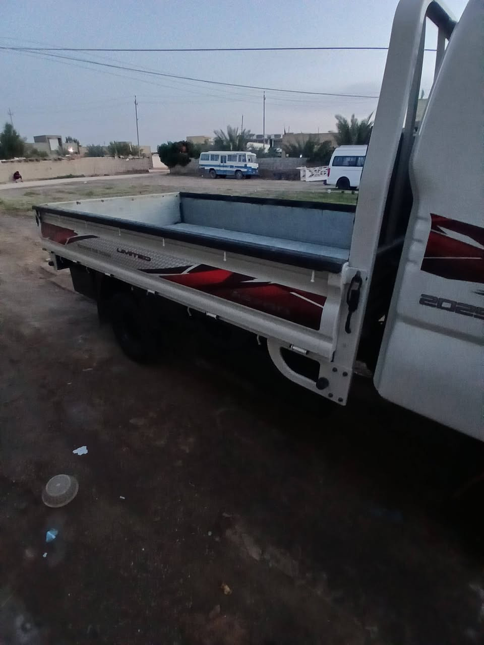 سلام عليكم كيه حمل موديل 2025 كفاله عامه ماشيه 17 الف دوشمه كامله كاعيه وتنته وطشت سياره فول خير من الله كفاله عامه محرك وكير على وضع الشركه  كفاله وبسمي سياره *********** مكلف بل نشر
