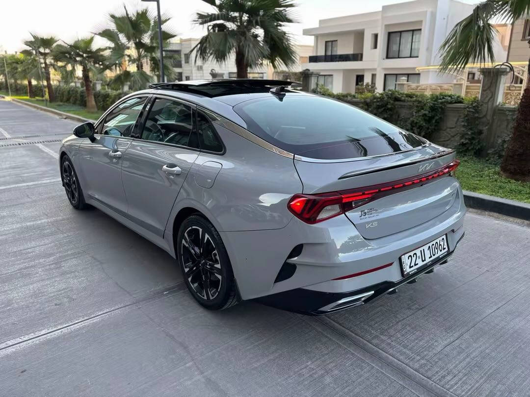 Kia K5 2023
كيا كي فايف وارد امريكي 2023 
المواصفات فول 1/1
لون سمنتي ,GT Line , بانوراما , كراسي جلد اسود كهرباء , رادارات , مخارج USB + شحن لاسلكي , شاشه حجم كبير تدعم كار بلي , قياده ذاتيه , تحكم ستيرن , تشغيل عن بعد 
———————-
السياره جديده حادثها باب السايق و الورا مبدل اصلي على ايدي مو تجاري بيها كلير جاملغ امامي يمين امريكا بدون تصليح 
ايرباك سستم راجع اي نواقص مابيها 
———-
محرك 1600 تيربو  
رقم الشاصي 
‏5XXG64J22PG207731
————-
اذا عندك مراوس عالي دز 
السعر 195$   
عنوان السياره بغداد الدوره شارع 60
التواصل على 
***********
