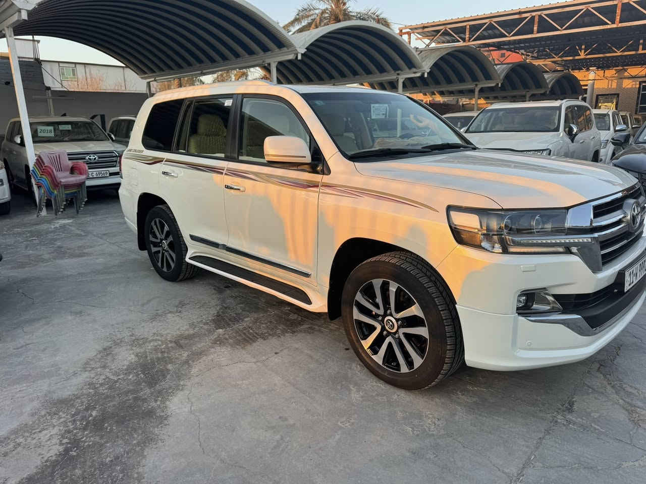 لاندكروز موديل 19 بريم اصل ماشيه 118 حقيقي رقم بغداد 8 سلندر 4700 كشنات كهرباء جنطه كهرباء عداد اليزري بيه شبر صبغ الباقي مكفول السعر 485 وبيه مجال لاستفسار ***********
