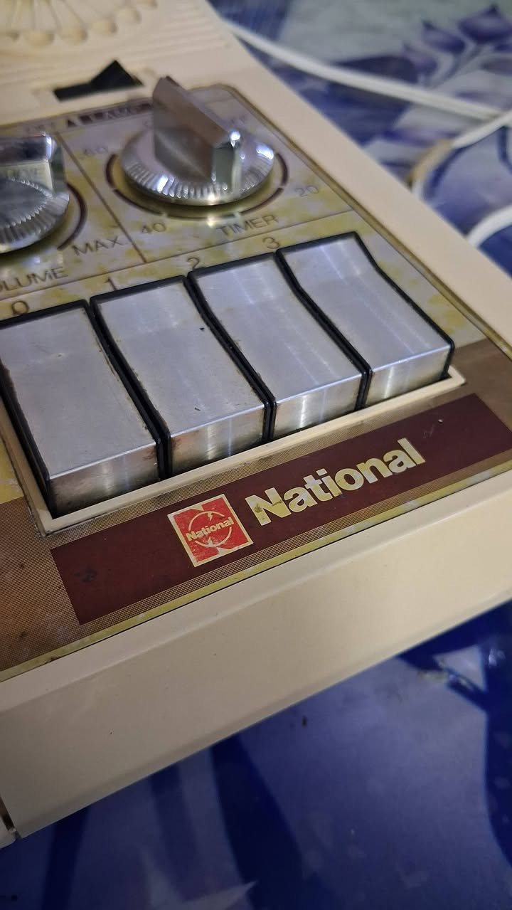 بسم الله الرحمن الرحيم
مروحة ناشونال ياباني ام المسجل نظافة عالية جدا المسجل شغال من كافة الوجوه تقديم ترجيع ماطورها بكبس الشركة ما مفتوح  شغلها ناعم بلادية كلها حتى الواير والبلك استيراد المنشأة العامة التجارية العراقية السعر خاص يوجد توصيل العنوان بغداد البلديات


**إذا كنت صاحب هذا الإعلان وتريد حذفه لأي سبب، رجاءا أرسل رسالة إلى الدعم الفني**