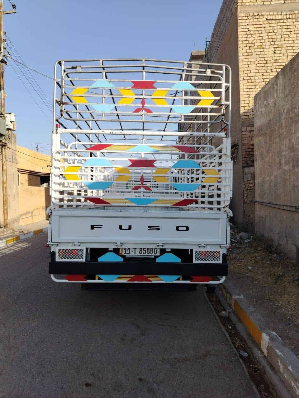 السلام عليكم
اليدور جدبد كنتر موديل ٢٠٢٥ 
ماشية ٢٤ ألف كيلو متر فقط 
سياره مكفولة من الدعامية للدعامية 
رقم بغداد بأسمي ، محجر كركوك كاكا بشتوان 
تخم اطارات ١٧،٥ برجستون ياباني
سبير ما نازل دوشمه جديده 
ثلاجة صندوك، تانكي كاز ١٧٠ لتر 
العنوان ديالى 
السعر ٣١٥ وبيها مجال 
الهاتف *********** ، ***********
الحاج ابو علي
#مكلف_بالنشر

