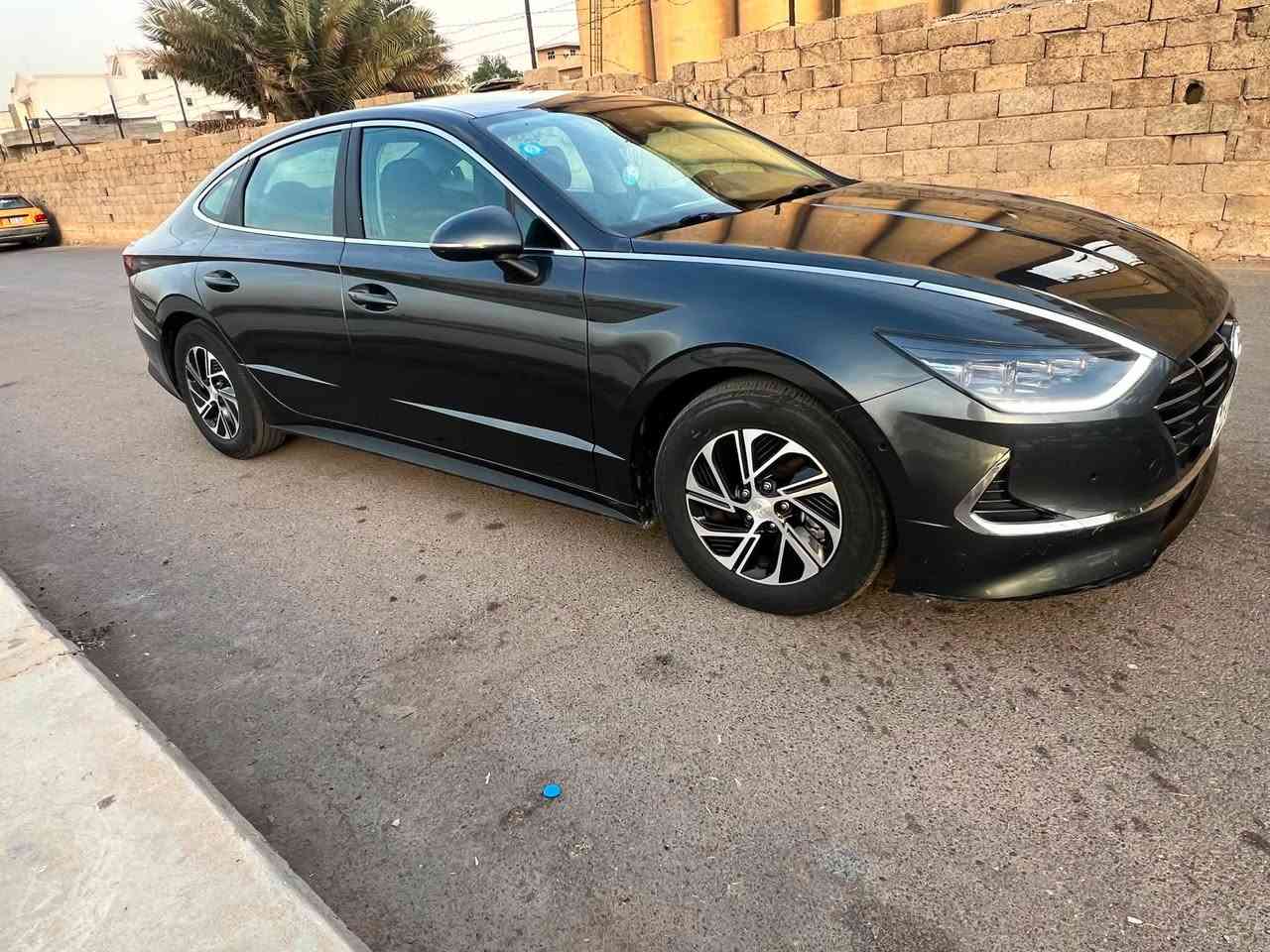 ‏                                        

السلام عليكم 
سوناتا هايبرد 2023 
ماشيه 49 الف كيلو السياره جديده كلشش 
بدون صبغ تبديل بنيد نفس اللون وربع الجاملغ الايسر بارد وتكحيل بسيط بدون دواخل 
المواصفات فئه بلو 
تبريد قطعتين 
رادار امامي 
اوتو ستارت 
اوتو هولد 
شاشه كبيرة
كار بلي ولاسلكي
تحديد مسار 
قيادة ذاتيه
 اربع وضعيات قيادة 
كامره خلفيه 
تحكمات ستيرن جهتين
مانع تصادم 
لايت ليد امامي خلفي 
كير دكم
باقي المواصفات معروفه 
مكان السيارة بغداد الكرخ 
رقم بغداد 
سعرها 158 مجالها بسيط 
للاستفتار الاتصال على الرقم ***********
