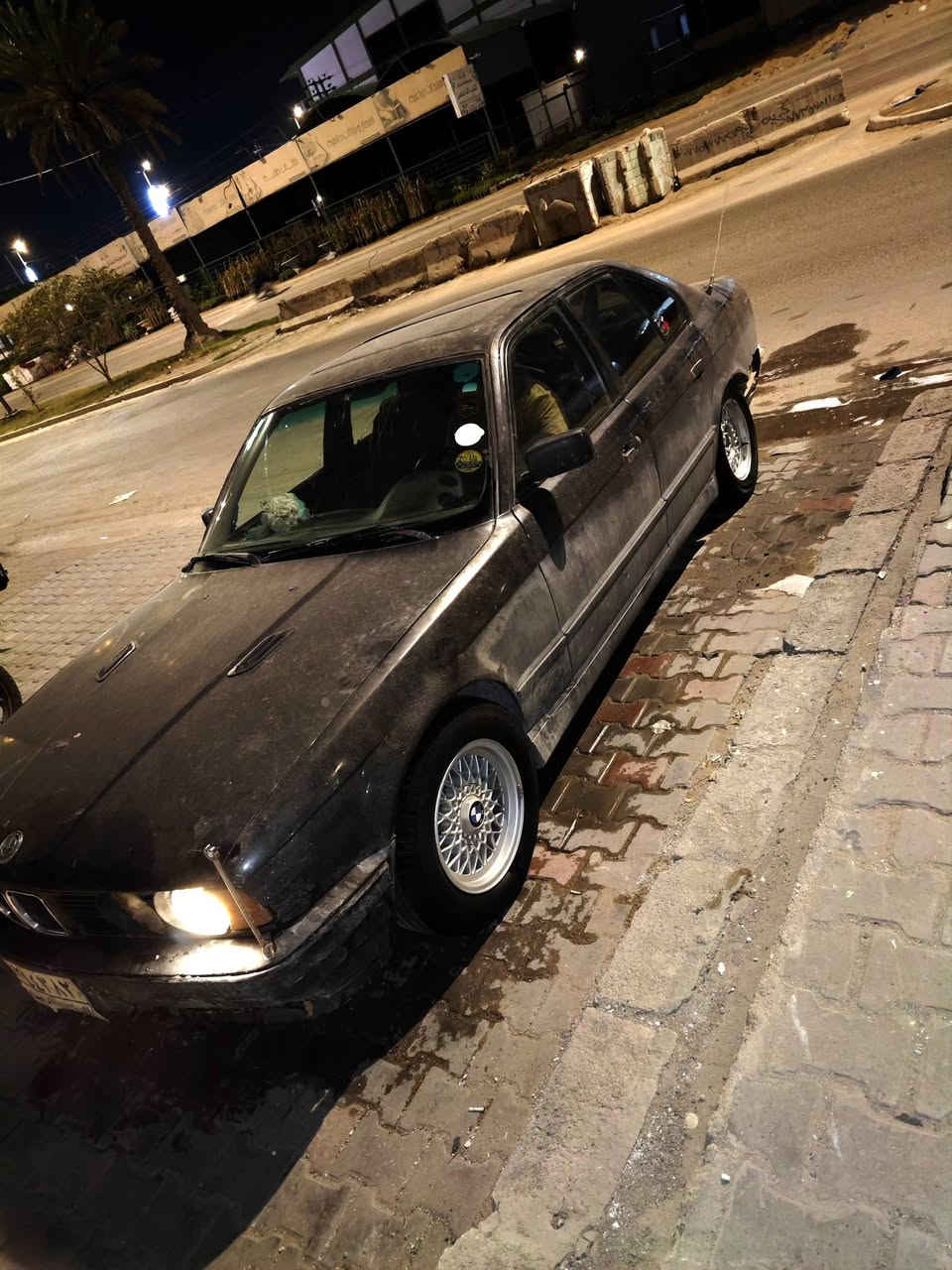 للبيع
BMW/535 
1993 اصل بليته
سياره مكينه خير من الله حداديه نص عمر ويل خليه سياره شلعه ومعدل تخم تاير نضيف غرفه نضيفه كشنات كهرباء سياره نصبتها مثل بصوره تخبل رقم سليمانيه وراعيها موجود واقابلك ويا الوكيل 
تجي تكلبها وتقتنع مكاني بابل /الحله /جسر الهنود 
***********
