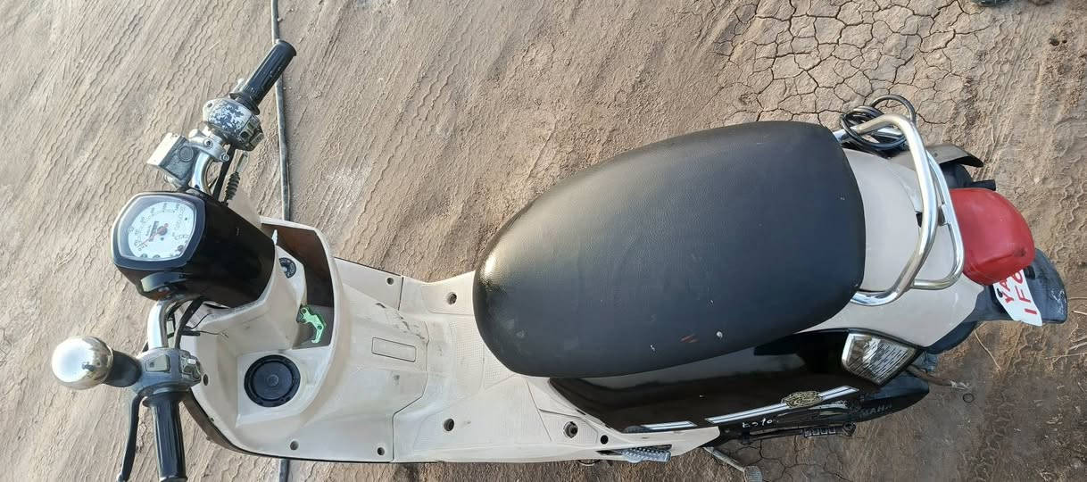 بوليس للبيع ب 650 اوبيه مجال 
0788 573 9847
