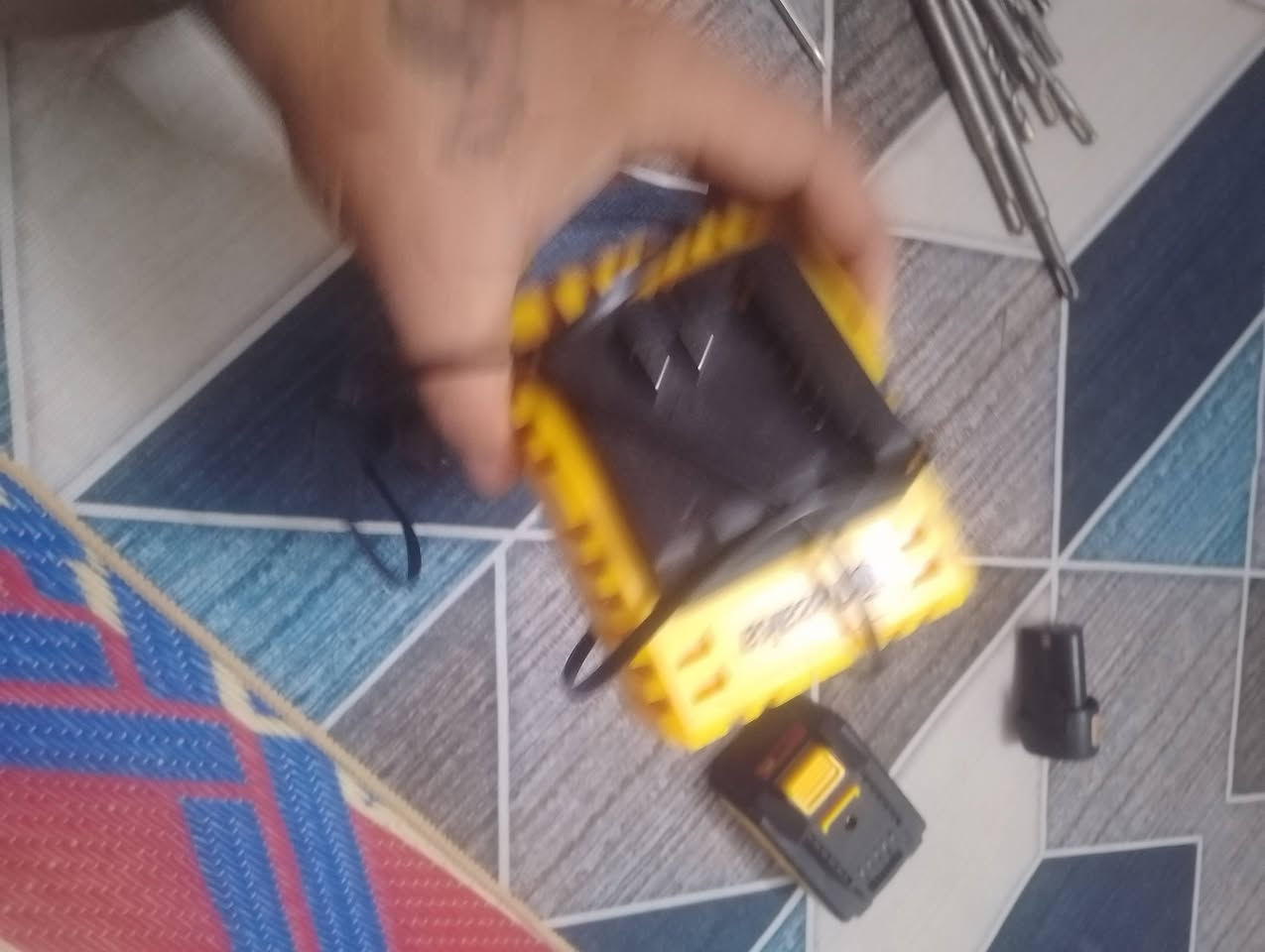 سلام عليكم هاي العده كلها شغاله الدرين الهمر الشحن شغلا درين البرغي شغال كله كامل وتجي وتفحص صارلهن 15يوم من اختهن الله شاهد جدد امام العين كلهن ابيع مابيع قطعه وحده شعرهن 175الف الي مايعرف بسعرهن لحد يراسل التواصل واتساب او اتصال علا الارقام التاليه مكاني بغداد جسر دياله شارع الاطفاء
***********
لحد يكسر بحلال الناس
