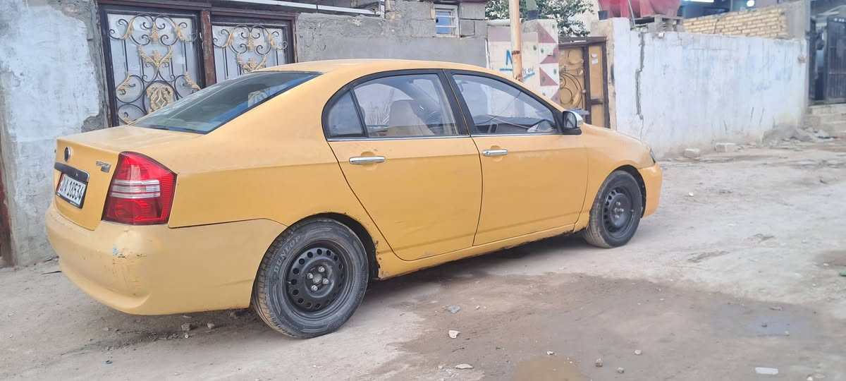 السلام عليكم للبيع ليفان 620 مديل 2011كير ومحرك كورلا حاويه السيارة جاهزه مداور ثاني يوم مكاني النجف رقمي *********** 
السعر ٣٣ وبيه مجال
