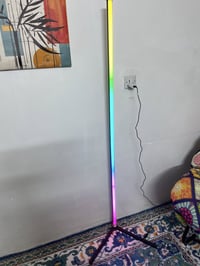 نشرة ضوئية • عدة ألوان • ارتفاع ١٧٠