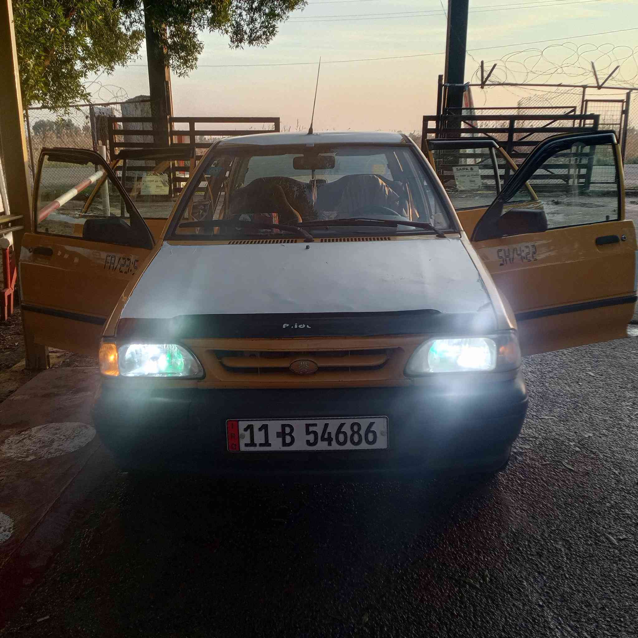 سلام عليكم ادمن وافق خوية اخواني سايبه موديل 12 كير محرك مكفول هيه غرامه مصفره رقم بغداد انكليزي  تدفه تبريد ثلج شرط تحويل شرط تحويل السعر 27 وبيها مجال إنشاء الله ***********
