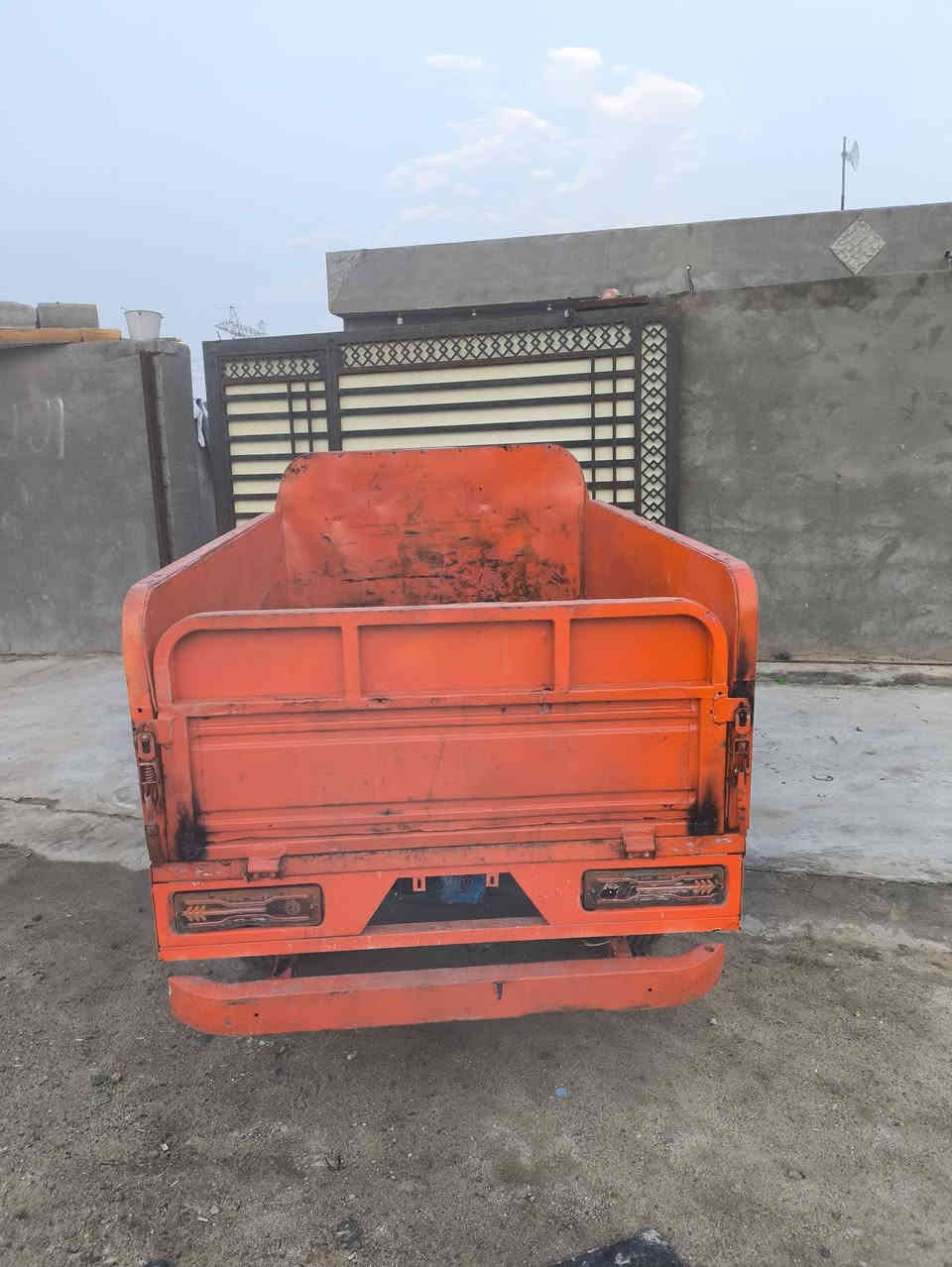 سلام عليكم ليفان اوراق مديل 2016كفاله ستوته محرك نضيف اكسن لطش تايرات جدد ويلكب نجمه جديد كهربائيات شغاله كله بدي نضيف شاصي مكفول تانكي جديد  سعر 1500وبيه مجال لشراي عنوان بصره خور الزبير ***********،
