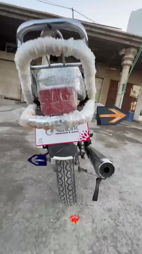 السلام عليكم لبيع تايكر 2024 اوراق كامله دراجه برغي مامفتوح بيه مامتعوبه كامله مابيه اي نقص الف متصرف عليه السعر 650 وبيه مجال قليل مكان ديالى الخالص ***********
