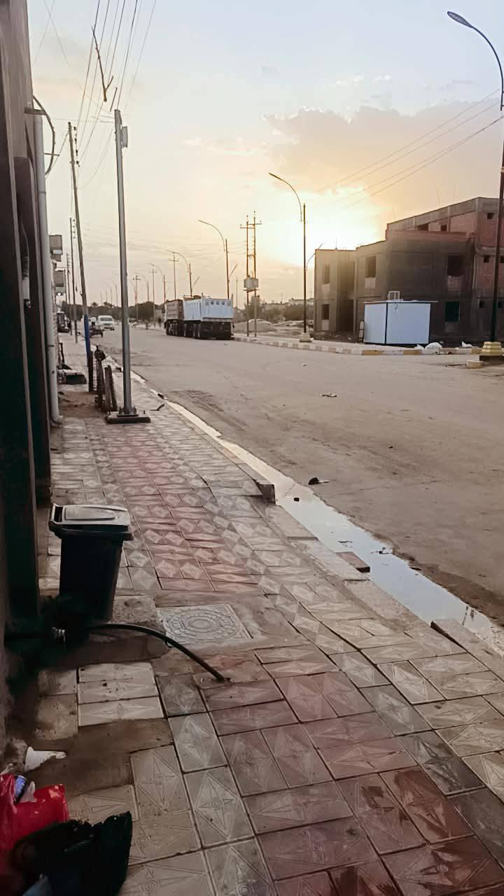 الدار للبيع طابو صرف 
بناء طابوق سقف عكاده دار ترميم جديد نظيف جاهز الموقع الدارالسيناويه مدرسه صفي الدين قرب الحديقه على شارع 20 متر قرب مجمع بشير الدار غرفه ديوانيه هول مطبخ حمام داخلي صحيات خارجيه ارتفاع الدار 3 م ونص السطح شتايكر  السعر 70 وبمجال 
لتواصل ***********
