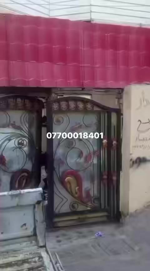 ￼السلام عليكم بيت بحي الكوفة قرب شارع الصورة  ١٦٠ متر السعر ١٢٠ وبي مجال للاستفسار ***********
