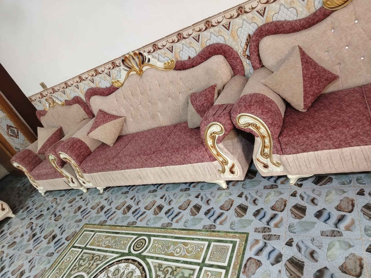 للبيع مكان كربلاء طوريج سياحي ***********
