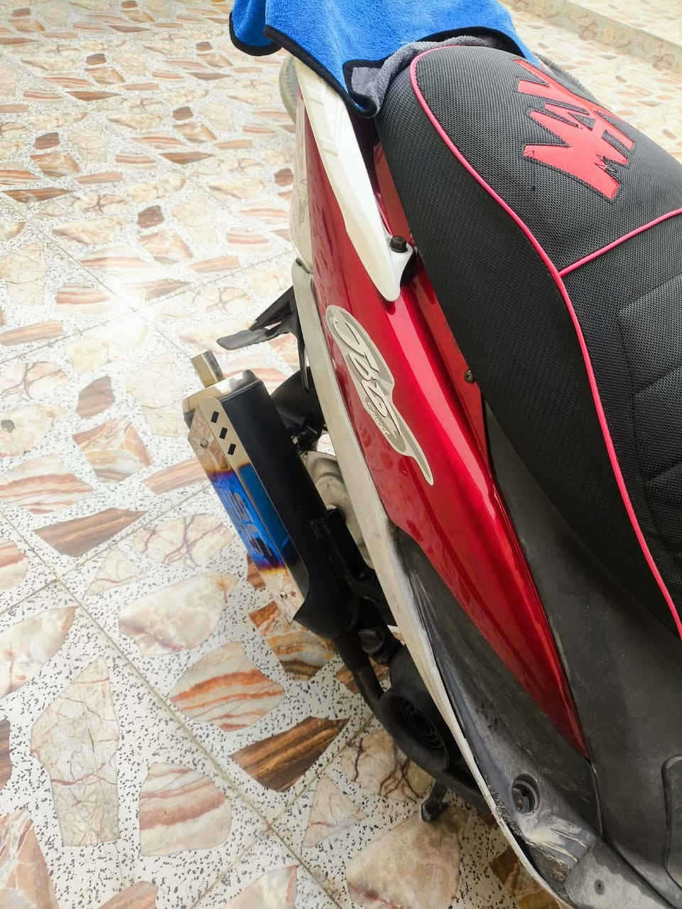 السلام عليكم دراجه للبيع صرلهه شهرين طالعه من الرمبه وصار ضرف واريد بيعهه مثل ما واضحه بل صوره كفرات تجار واكو اصل دراجه سلف وهندر ما مفتوحه تجي تخضهه  لي مصح السعر 750 وبيهه مجال قليل المكان العماره ابو رمانه خاص ما متواج ***********
