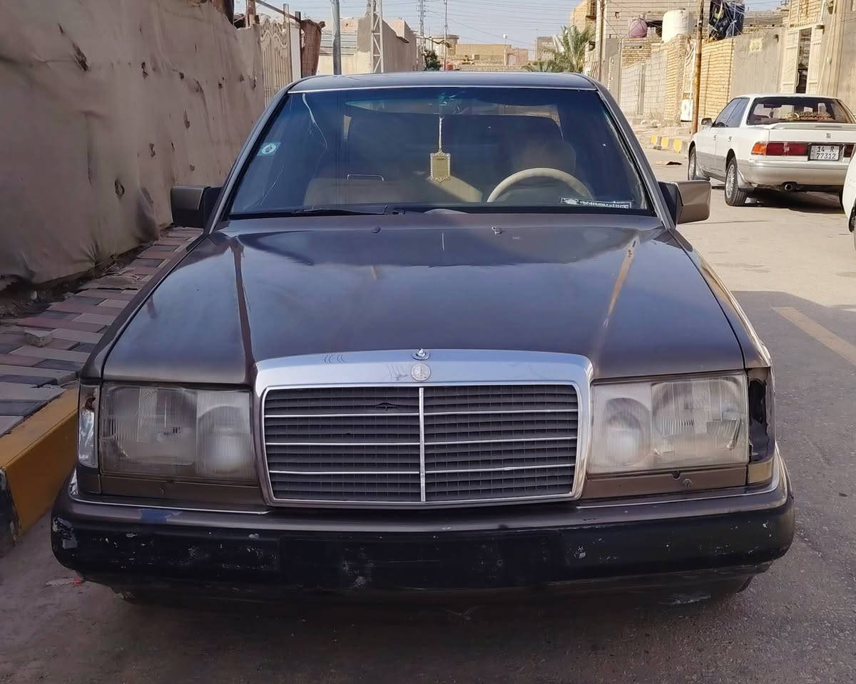 السلام عليكم 
مارسدس دب موديل 1989 _ السياره اصوليه رقم بغداد بيه قاصرين ما تداور بل وقت الحالي  / وانه ابيع أدوات كوم حديد مكينه وكير 2,500 تبريد شغال حداديه نص عمر العنوان ذي قار سوق الشيوخ / السعر 30  ورقه وبيه مجال
للاستفسار/ ***********
