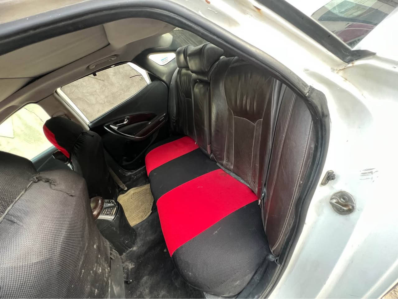 سلام عليكم 
ازيرا خليجي موديل ٢٠١٣
رقم بابل سياره يرادلهه ترتيب بيهه حادث بصيط بس المشكله سمكري وصباغ مو هل ختصاص فه دمرو شوفتهه 
حادثه بين اباب والمدكر المامي صفحت سايق ومدكر الخلفي صفحت اليمنه خسفه بصيطه بس هم مجويهه 
ع كولان ابيع شوف العين معامل كامله وعندي وكاله عامه ام الباركود وصاحبهه موجود منين مايعجبك تحول 
سعر ٨٥ وبيهه مجال عنوان بصره الموفقيه 
والاستفسار ع رقم *********** البصرة, العراق

